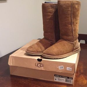 UGGS! Classic Tall